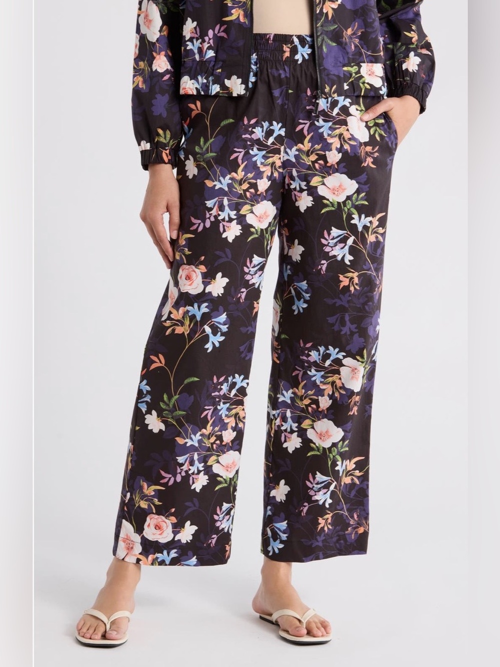 NWT Nicole Miller
Adley Floral Pull-On Pants